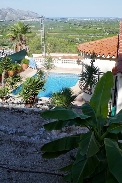 Magnificent villa with private swimming pool and breathtaking sea/mountain view 