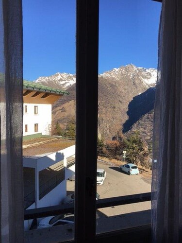 Studio 4 people 3 floor