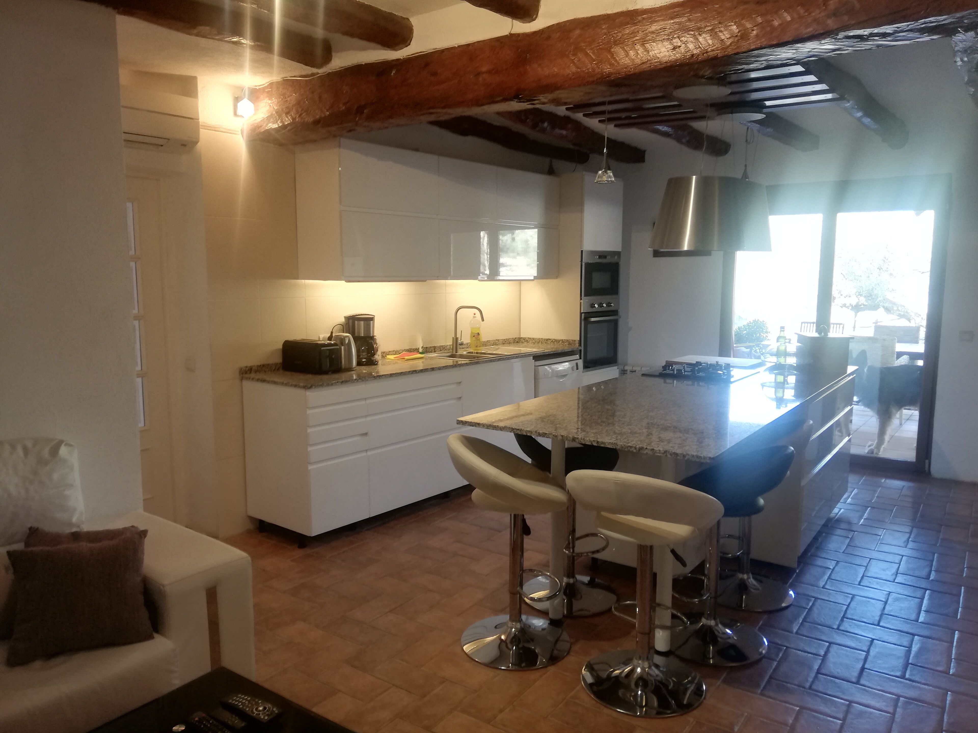 雪櫃、微波爐、焗爐、爐具