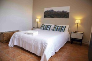 6 slaapkamers, een strijkplank/strijkijzer, gratis wifi, beddengoed