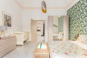2 chambres, fer et planche à repasser, Wi-Fi gratuit, draps fournis