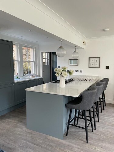 Stunning house (sleeps 5) in the heart of St. Andrews with private parking
