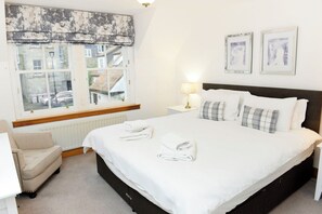 3 chambres, fer et planche à repasser, Wi-Fi gratuit, draps fournis