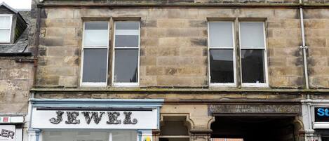 المنشأة من الخارج