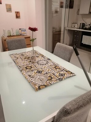 Dining - SMILE'S HOME and it's like you're at home (Catania)