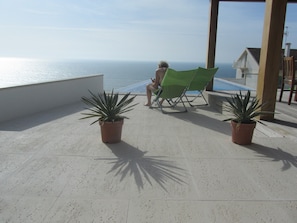 Terrace/patio - Luxury villa on the coast with private pool, terrace, sea view. Near Nazaré (Falca)