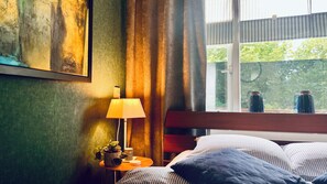 1 bedroom, desk, iron/ironing board, travel cot - Spacious&Light gateway house. (Arnhem)