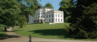 Spacious&Light gateway house.