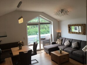 Fernseher, Videospiele, DVD-Player, Stereoanlage