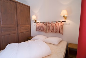 1 bedroom, WiFi, bed sheets