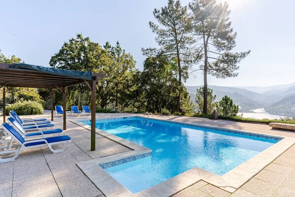 Piscine extérieure, piscine chauffée