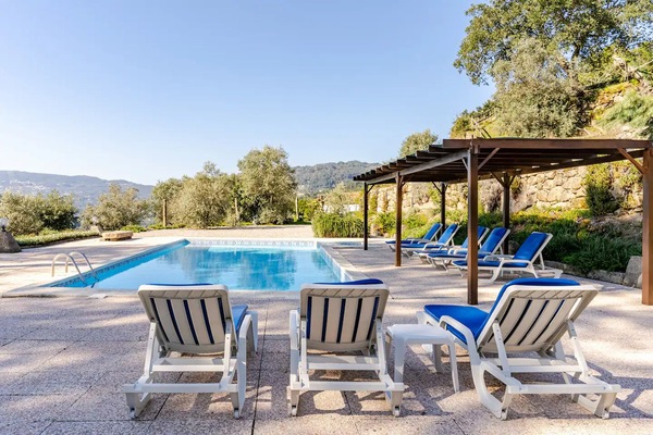 حمّام سباحة خارجي، حمّام سباحة مُدفَّأ