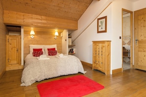 7 bedrooms, free WiFi