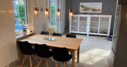 Maison de vacances avec grand jardin et sauna. Chiens bienvenus