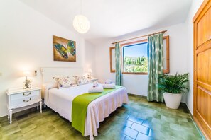 3 habitaciones, tabla de planchar con plancha y wifi gratis