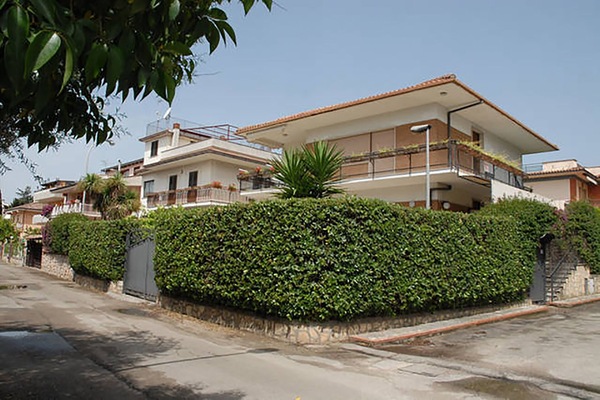 grosse Wohnung 2. OG 90m2 im Haus Fiorita für 6-8 Pers 10 Min zu Fuss zum Meer