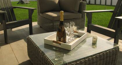 ISLE DE NOIRMOUTIER, VILLA 8 PERS, 800 METERS FROM THE BEACH AND CLOSE TO SHOPS