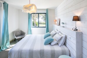 5 bedrooms, iron/ironing board, free WiFi, bed sheets