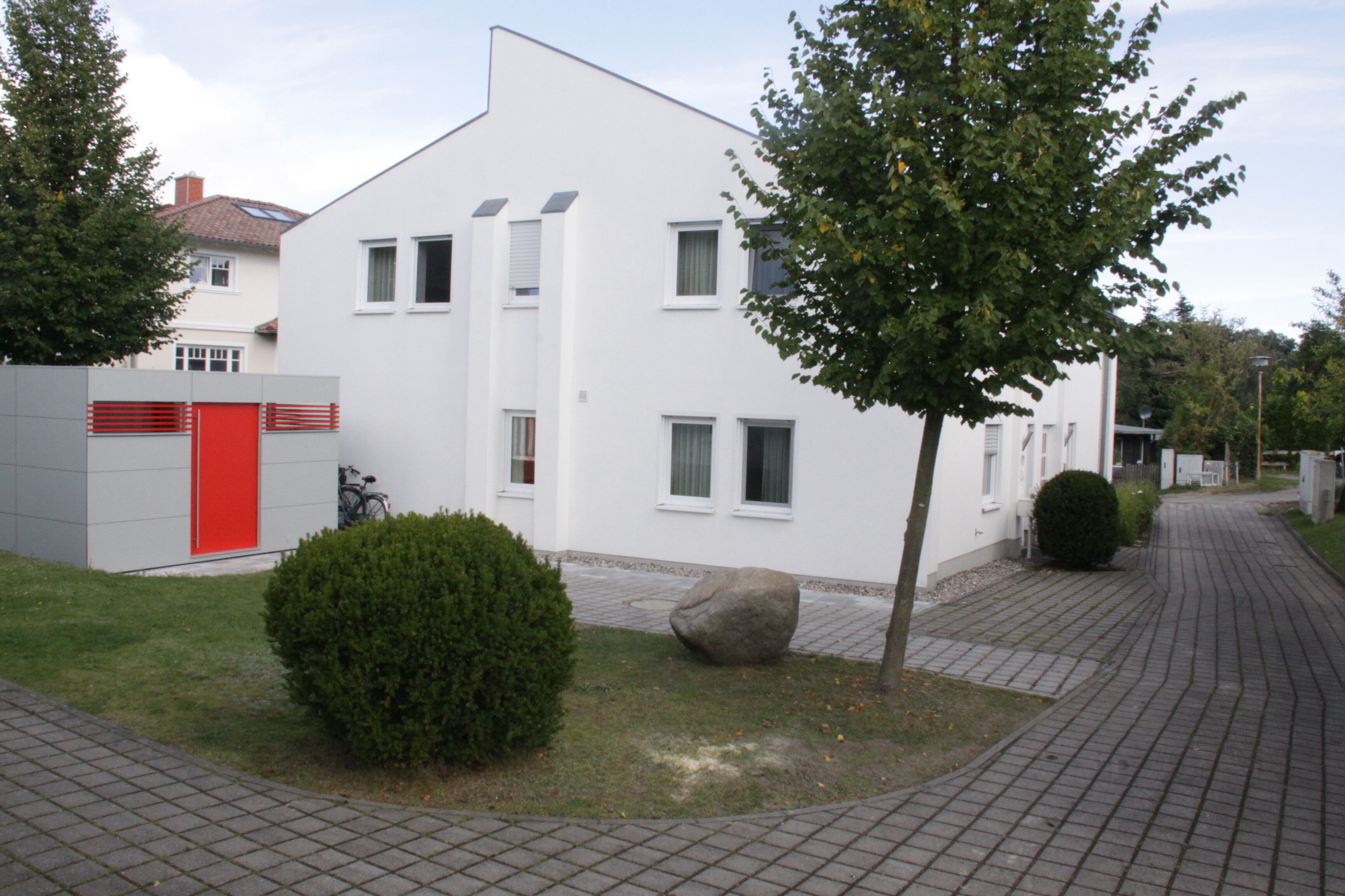 Aussenansicht, 2 Parkplätze