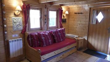 1 chambre, fer et planche Ă repasser, Wi-Fi gratuit, draps fournis