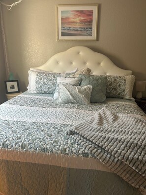 2 bedrooms, iron/ironing board, free WiFi, bed sheets