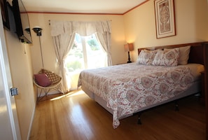 2 bedrooms, desk, iron/ironing board, free WiFi - A peaceful, comfortable Oakland retreat with panoramic San Francisco Bay views (Oakland)