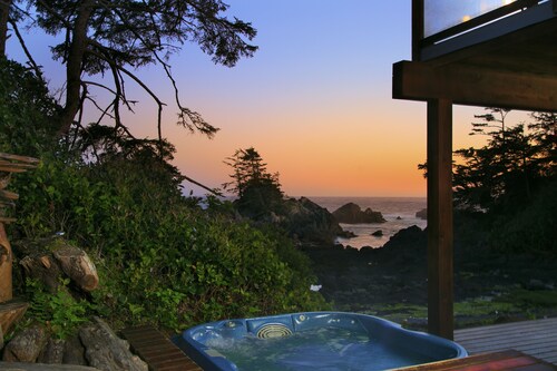 OCEANFRONT PROPERTY - Black Rock Beach House