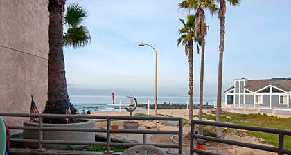 Enjoy Oceanviews in This Beautiful Condo with Pool