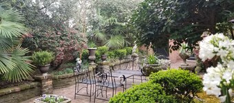 Jones St Hist Dist Gem 1853- 3KgBd/3Ba exquisite courtyard- 50 %offSun -ThurNts