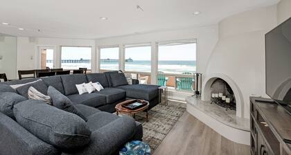 Gorgeous Large Spacious 3 Bedroom Direct Oceanfront