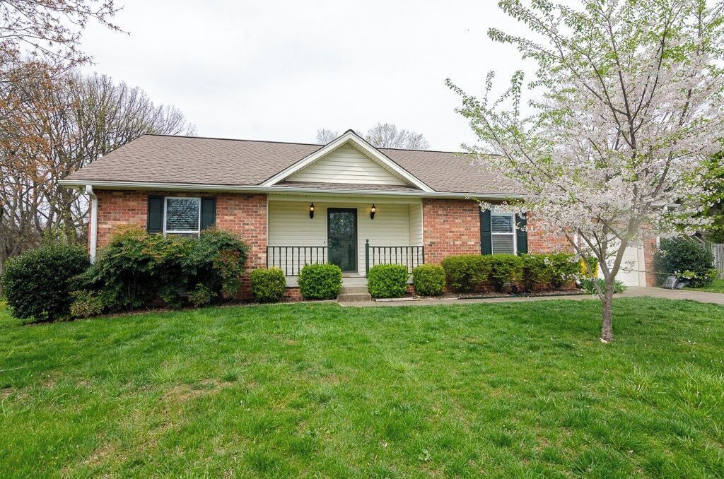 608 Glencoe Ct  · Quiet neighborhood in Downtown Franklin