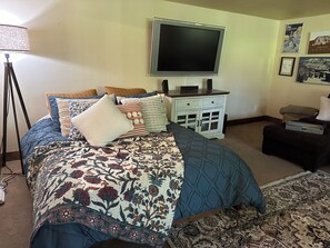 3 slaapkamers, een strijkplank/strijkijzer, reisbedje, wifi