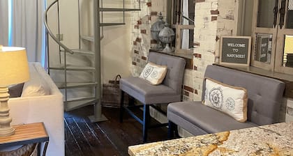 Charming 2 bedroom condo in the heart of beautiful Natchez, MS.