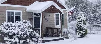 Cozy Forks getaway house