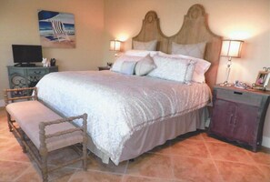 2 habitaciones, escritorio, tabla de planchar con plancha y wifi 