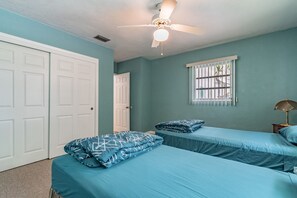 3 bedrooms, iron/ironing board, free WiFi, bed sheets - Siesta beach....one and only (Sarasota)