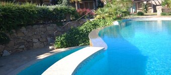 belle villa jardin et piscine près de la station balnéaire