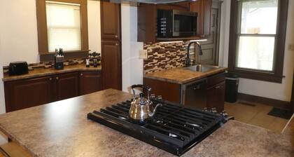 Beautiful Home in Downtown and by Colorado College. New furnishings & Clean!