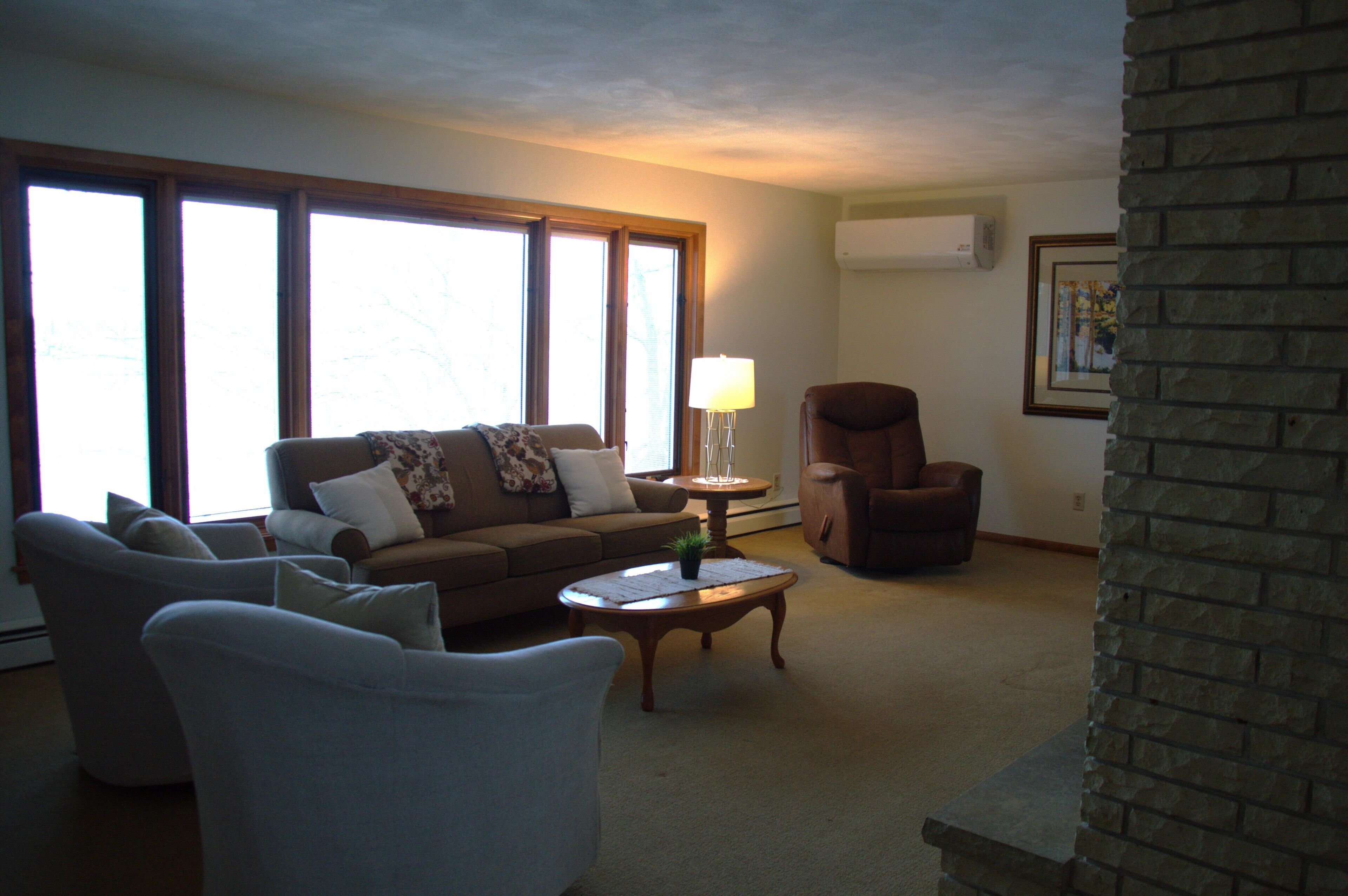 TV connectée, cheminée, lecteur de DVD