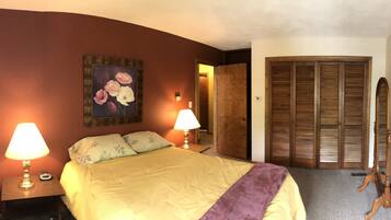 4 bedrooms, desk, iron/ironing board, free WiFi