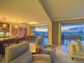 Una Smart TV, un reproductor de DVD, un reproductor estéreo