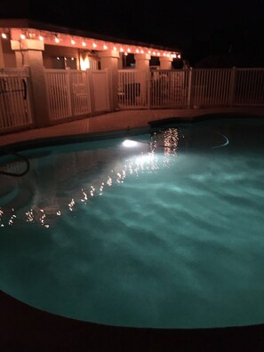 A heated pool - Cozy Warm And Luxurious Home with heated Pool! virtual tour-Check the video link (Gilbert)