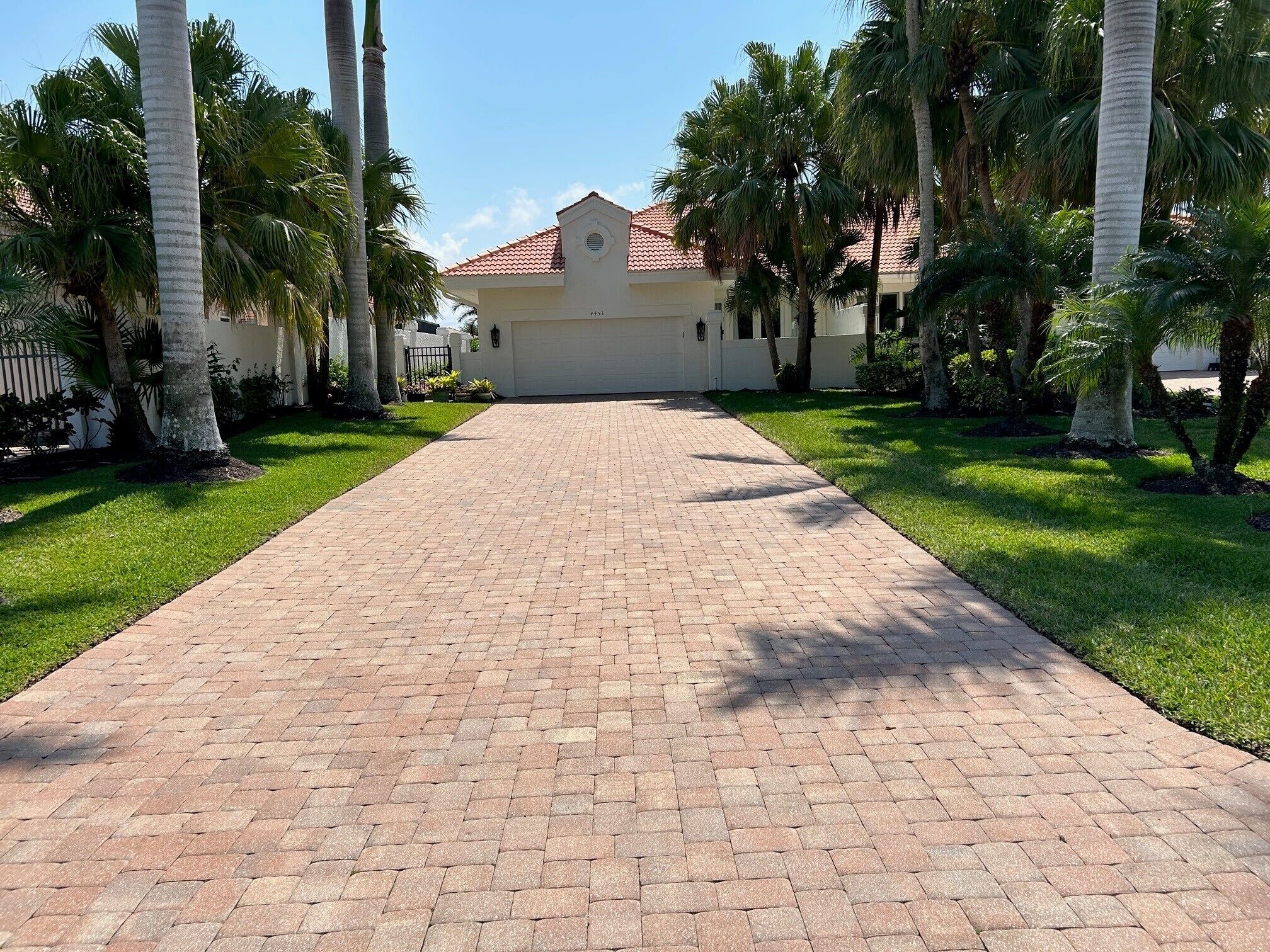  Beautiful 3 bedroom 2 bath home in Windstar on Naples Bay minutes to downtown 