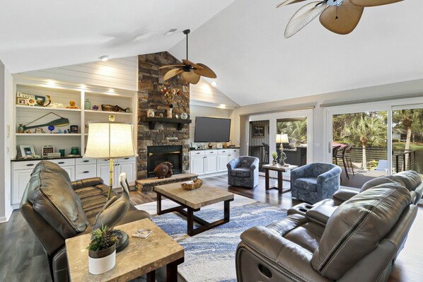 Smart TV, video games, books, stereo - Waterfront View Perfect for Fun Loving Families!  (Hilton Head Island)