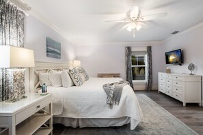 5 soverom, strykejern/-brett, reiseseng for barn og wi-fi (inkludert)