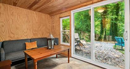 Hiljainen maalaismainen mökki * Studio