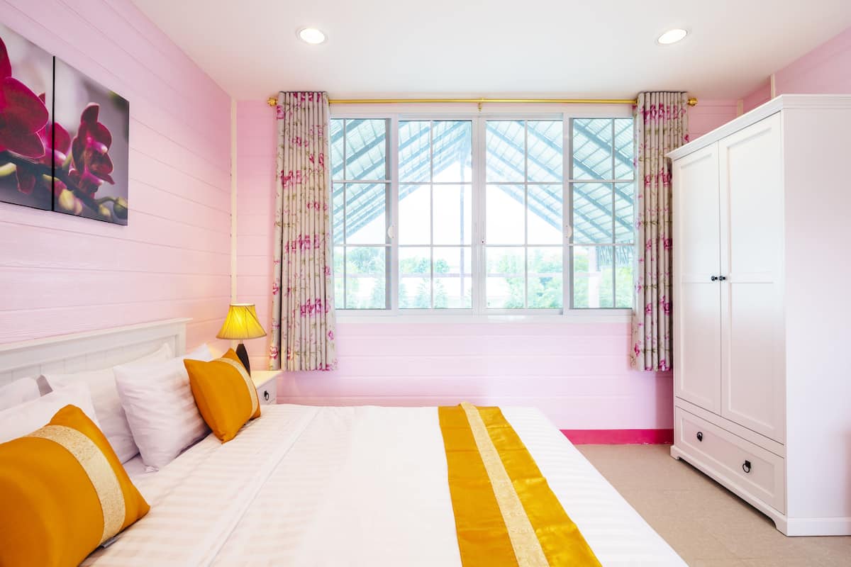 Scenery Room | 1 bedroom, minibar, in-room safe, desk