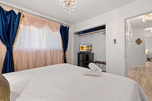 2 bedrooms, Egyptian cotton sheets, premium bedding, down duvets - Villa Sierra (Sonora)