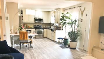 Deluxe House, 2 Bedrooms, Kitchen | Living area | 55-inch flat-screen TV with digital channels, TV, Netflix