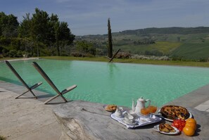 Seasonal outdoor pool, open 9:00 AM to 7:00 PM, sun loungers - Podere Poggio al Sole (Montepulciano)
